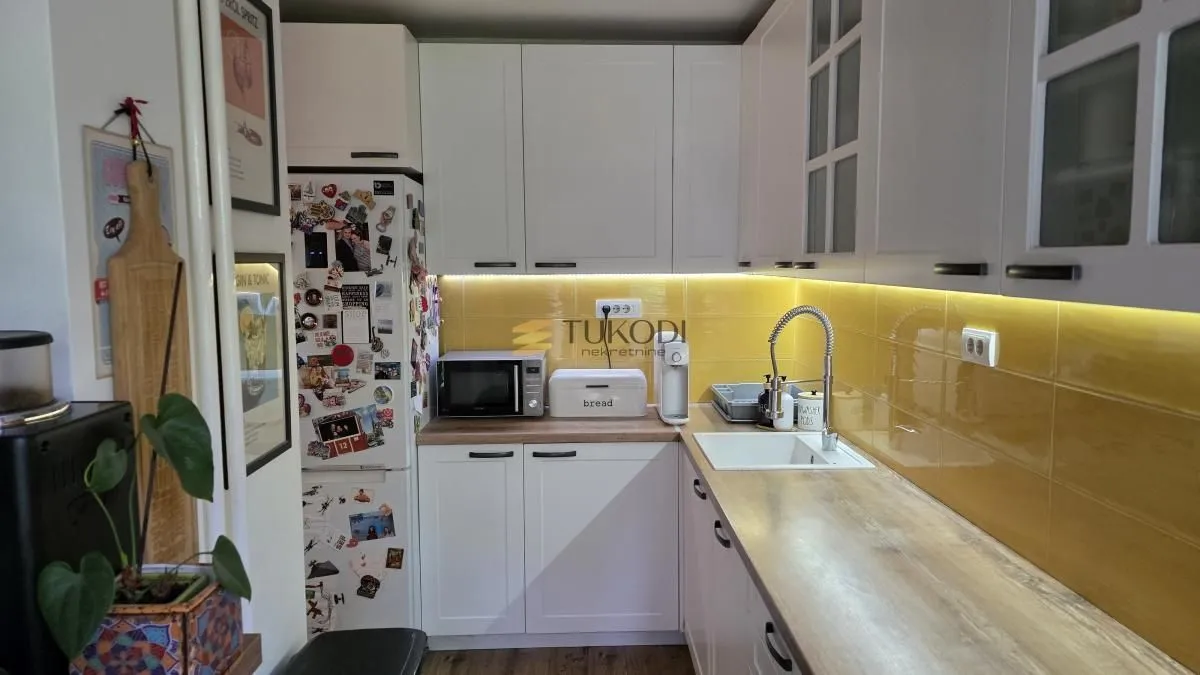 Prodaja, četvorosoban stan, 96m², Novo naselje, Novi Sad