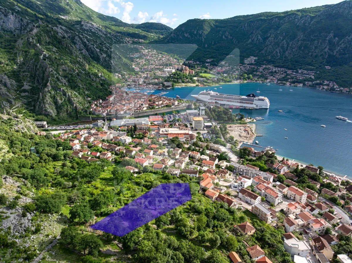 Prodaja, plac, 1700m², Dobrota, Kotor