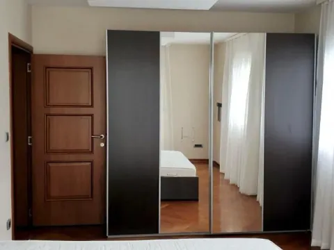 Izdavanje, trosoban stan, 97m², Savski Venac, Beograd - image 11