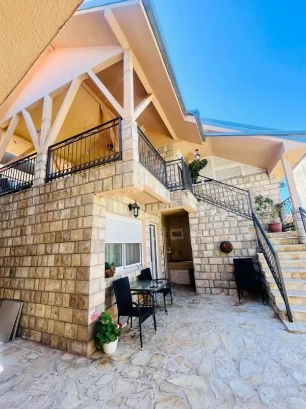Prodaja, kuća, 300m², Bar, Crna Gora