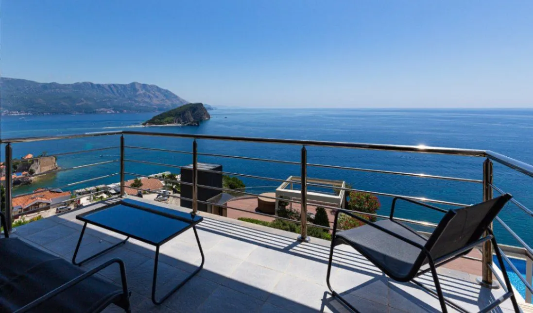 Izdavanje, jednosoban stan, 45m², Vidikovac, Budva