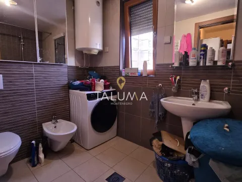 Prodaja, trosoban stan, 120m², Tološi, Podgorica - image 12