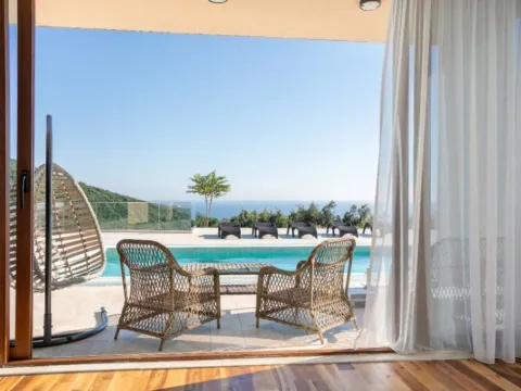 Rent, house, 670m², Krimovica, Kotor - image 2