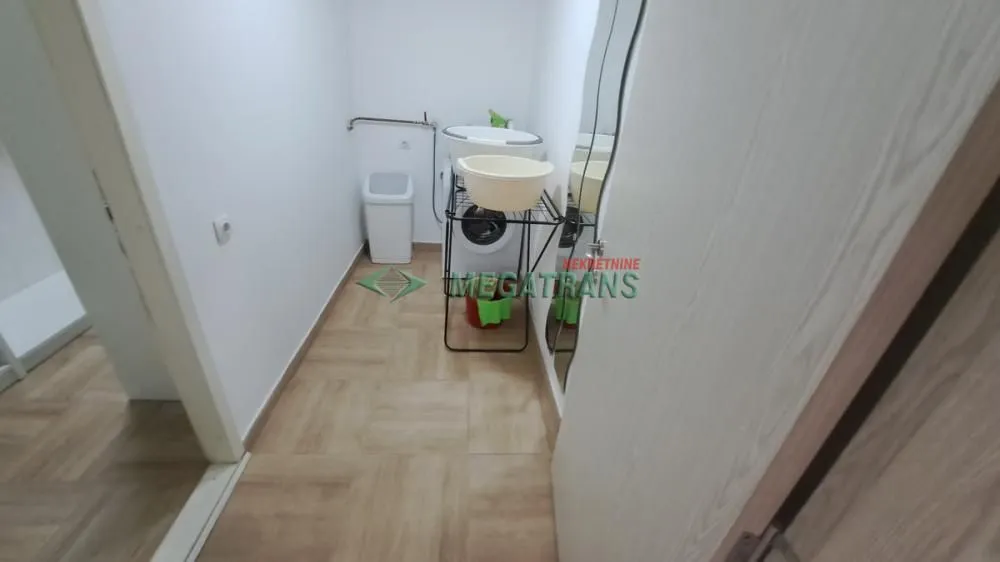 Izdavanje, kuća, 200m², Salajka, Novi Sad Sve Podlokacije