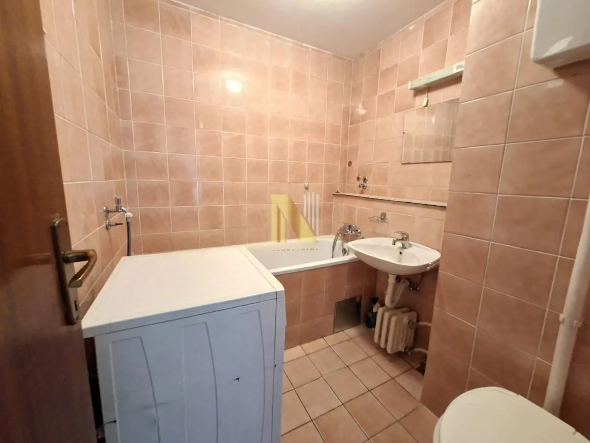 Prodaja, četvorosoban stan, 95m², Sajmište, Novi Sad