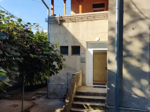 Prodaja, kuća, 200m², Zemun Gardoš, Zemun Sve Podlokacije - image 2