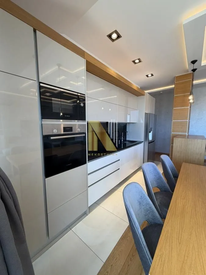 Rent, four bedroom apartment, 119m², Bulevar Oslobodjenja, Novi Sad Sve Podlokacije