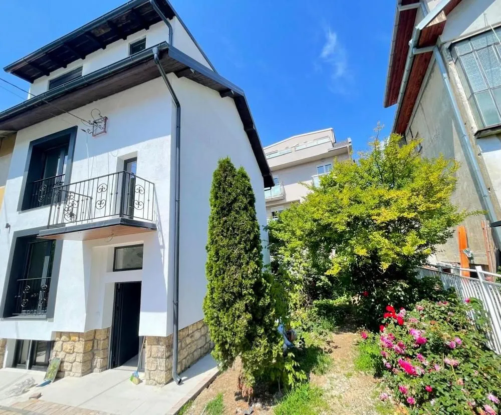 Prodaja, kuća, 223m², Čukarica, Beograd