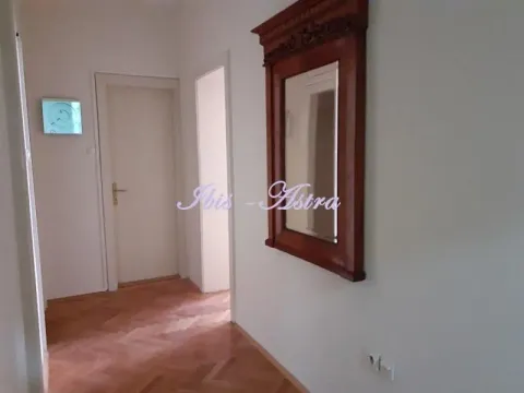 Rent, four bedroom apartment, 140m², Stari Grad, Beograd - image 11