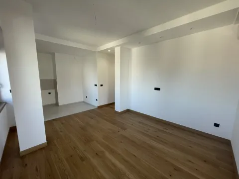Prodaja, jednosoban stan, 83m², Adamovićevo Naselje, Novi Sad Sve Podlokacije - image 3