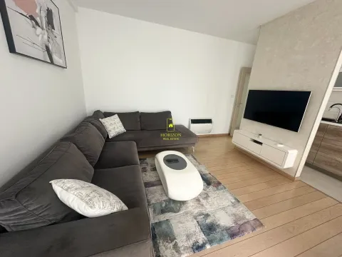 Prodaja, trosoban stan, 72m², City Kvart, Podgorica - image 2