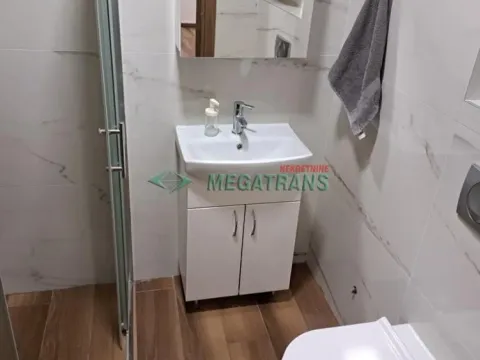 Izdavanje, četvorosoban stan, 100m², Centar, Novi Sad - image 9