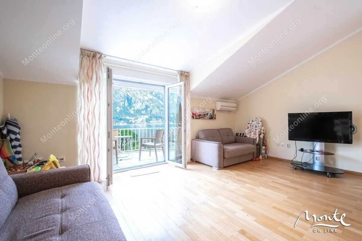 Prodaja, dvosoban stan, 83m², Prčanj, Kotor