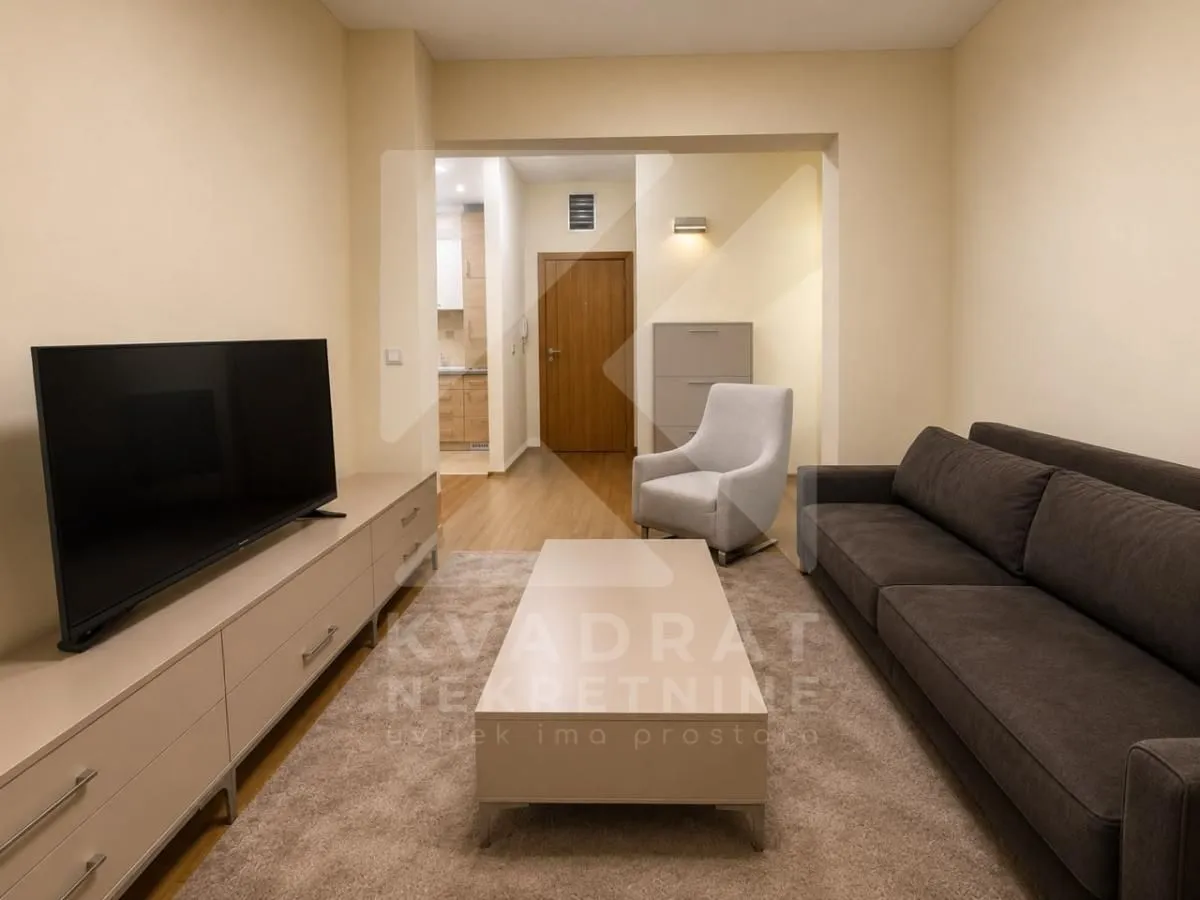 Rent, two bedroom apartment, 74m², 1 maj, Podgorica