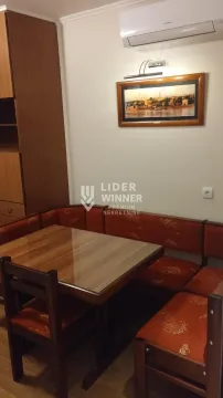 Trpezarijski deo sa garniturom za sedenje i stolom. - image 7