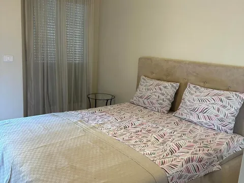 Izdavanje, jednosoban stan, 45m², City Kvart, Podgorica - image 1