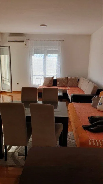 Izdavanje, jednosoban stan, 55m², Ljubović, Podgorica