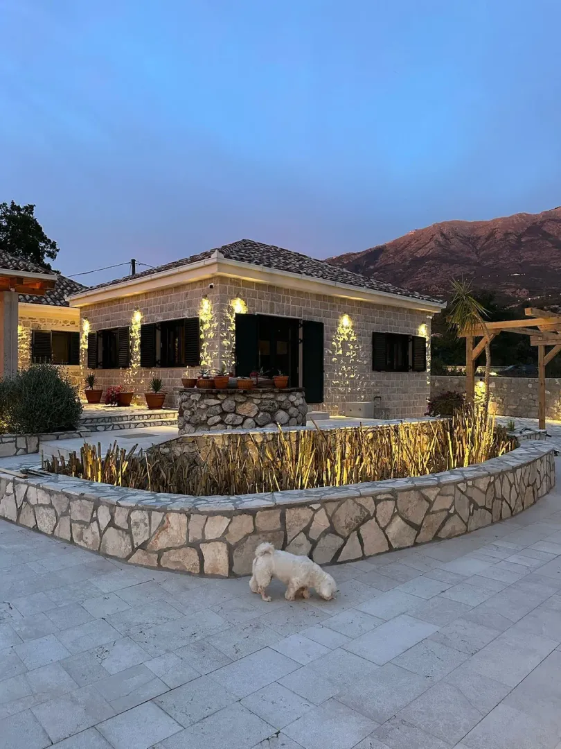 Sale, house, 2660m², Lastva Grbaljska, Kotor