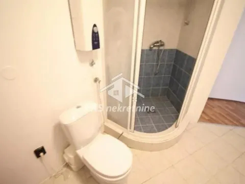 Izdavanje, stan, 220m², Senjak, Beograd - image 33