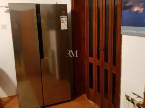 Izdavanje, kuća, 200m², Škaljari, Kotor - image 7