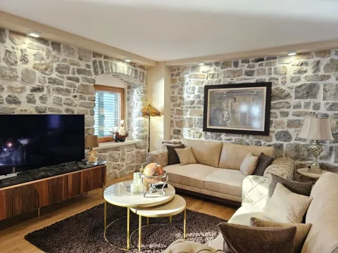 Prodaja, kuća, 211m², Donja Lastva, Tivat - image 8