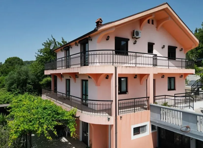 Prodaja, kuća, 299m², Topla, Herceg Novi
