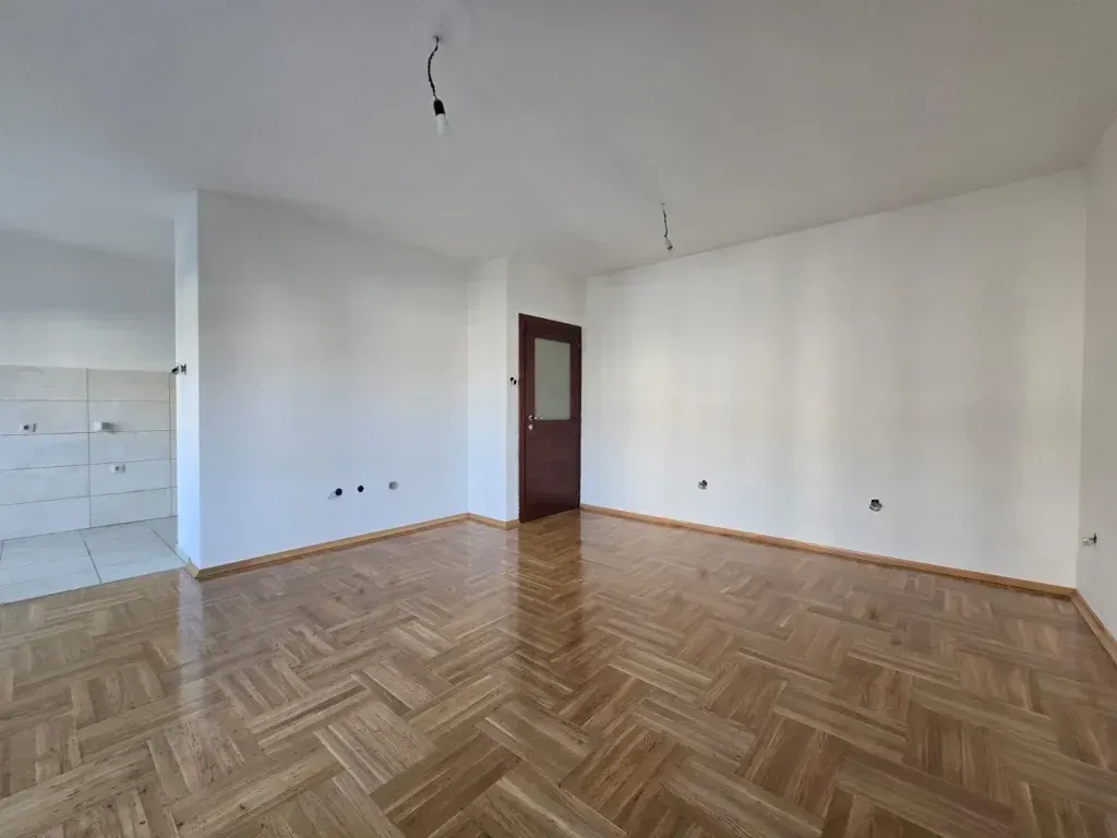 Prodaja, dvosoban stan, 73m², Dalmatinska ulica, Podgorica
