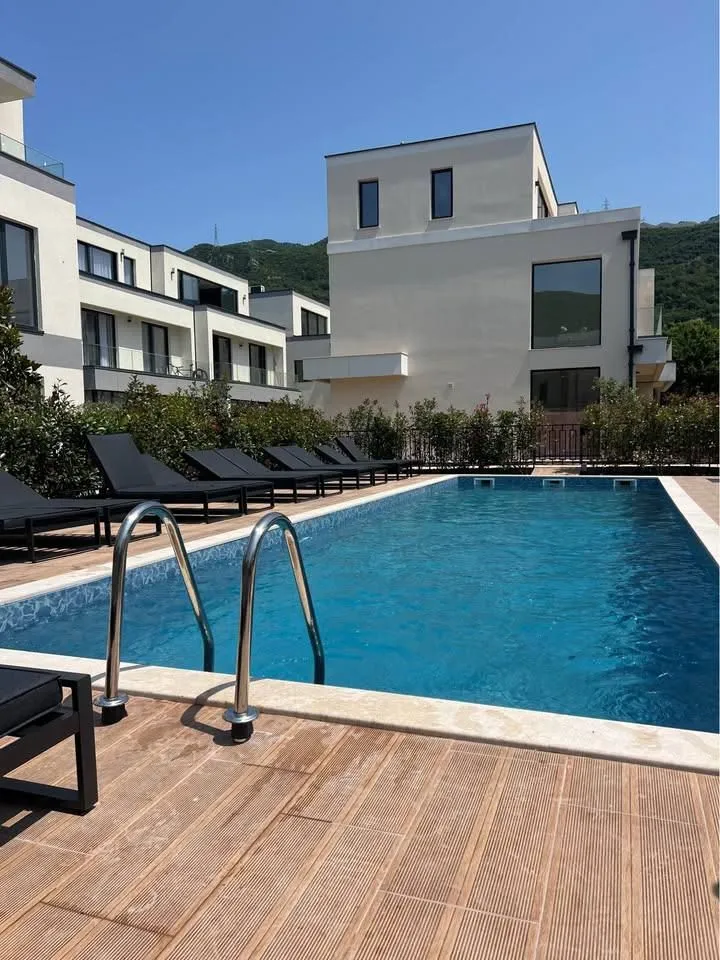 Prodaja, dvosoban stan, 167m², Lastva Grbaljska, Kotor