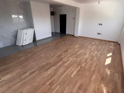 Prodaja, dvosoban stan, 81m², Centar, Bar - image 3