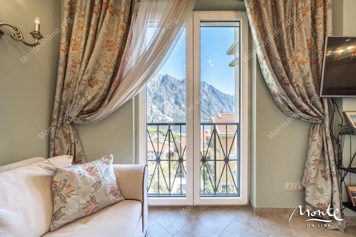 Prodaja, jednosoban stan, 63m², Orahovac, Kotor