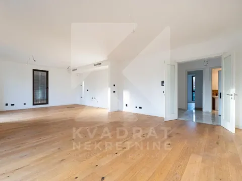 Prodaja, trosoban stan, 137m², Stara Varoš, Podgorica - image 1