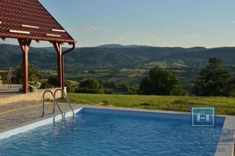Prodaja, kuća, 228m², Velike Pčelice, Kragujevac