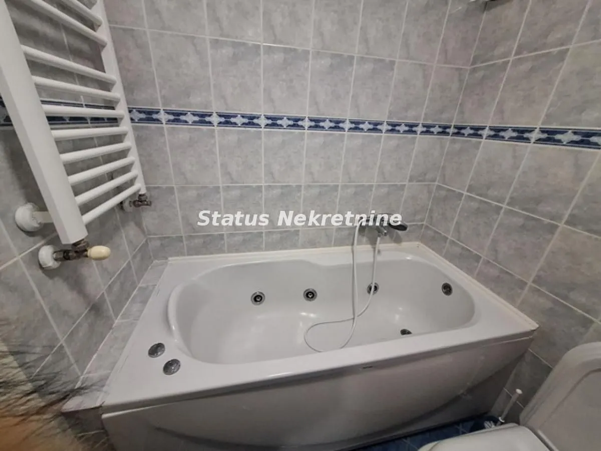 Izdavanje, dvosoban stan, 43m², Grbavica, Novi Sad Sve Podlokacije