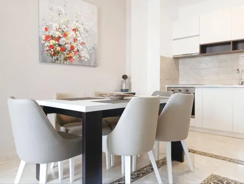 Rent, two bedroom apartment, 70m², Bečići, Budva - image 4