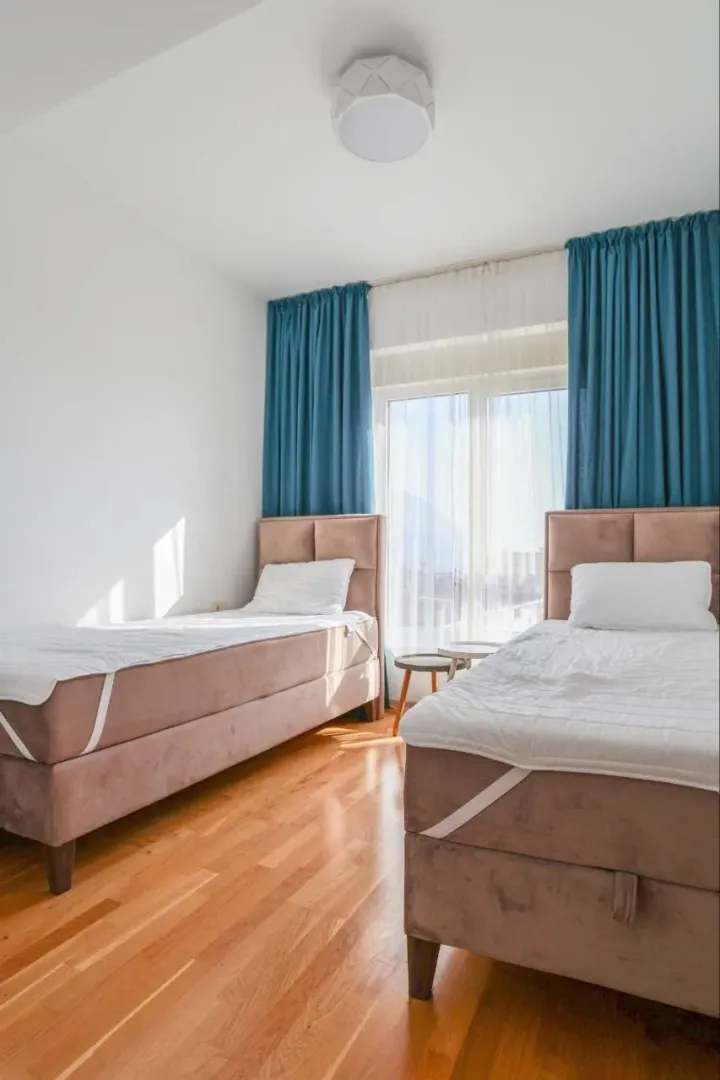 Rent, two bedroom apartment, 64m², Bečići, Budva