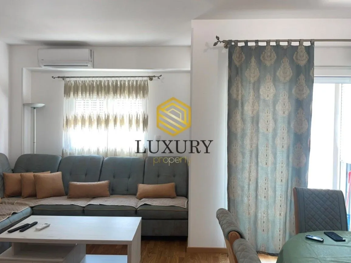 Izdavanje, dvosoban stan, 70m², Pobrežje, Podgorica