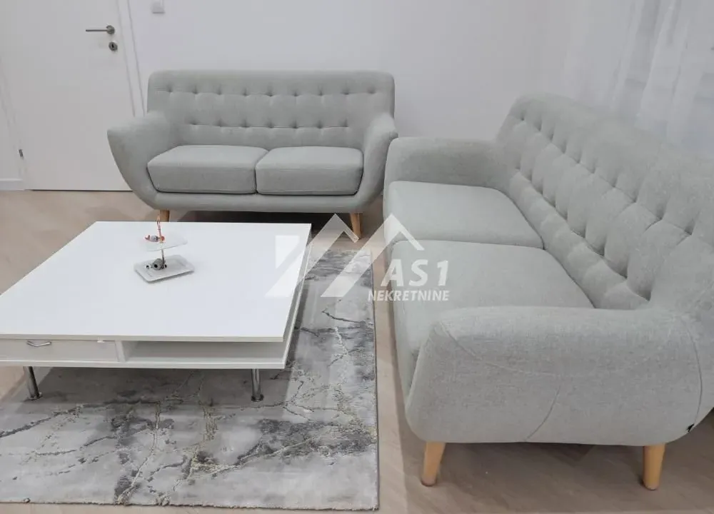 Izdavanje, kuća, 90m², Blok 8, Petrovaradin