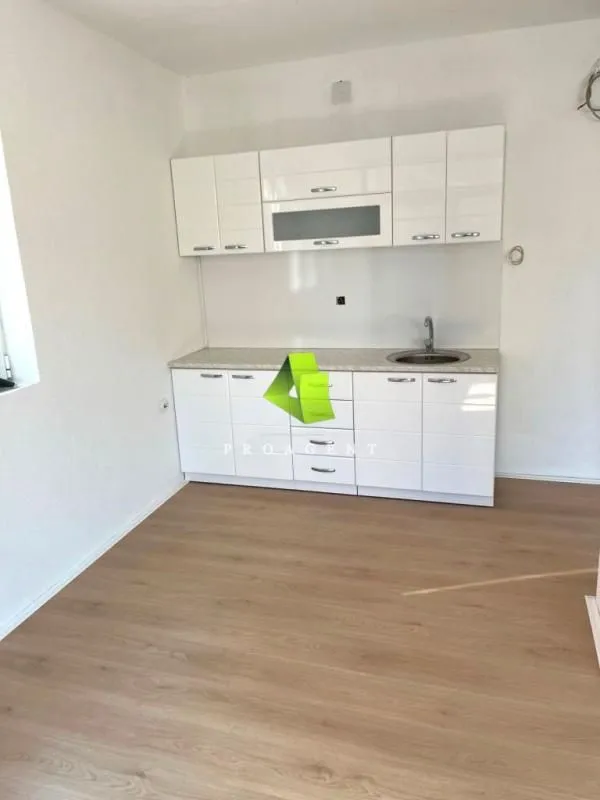 Izdavanje, poslovni prostor, 37m², Medijana, Niš