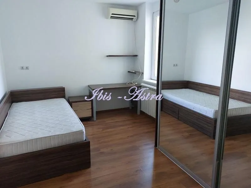 Izdavanje, četvorosoban stan, 90m², Stari Grad, Beograd