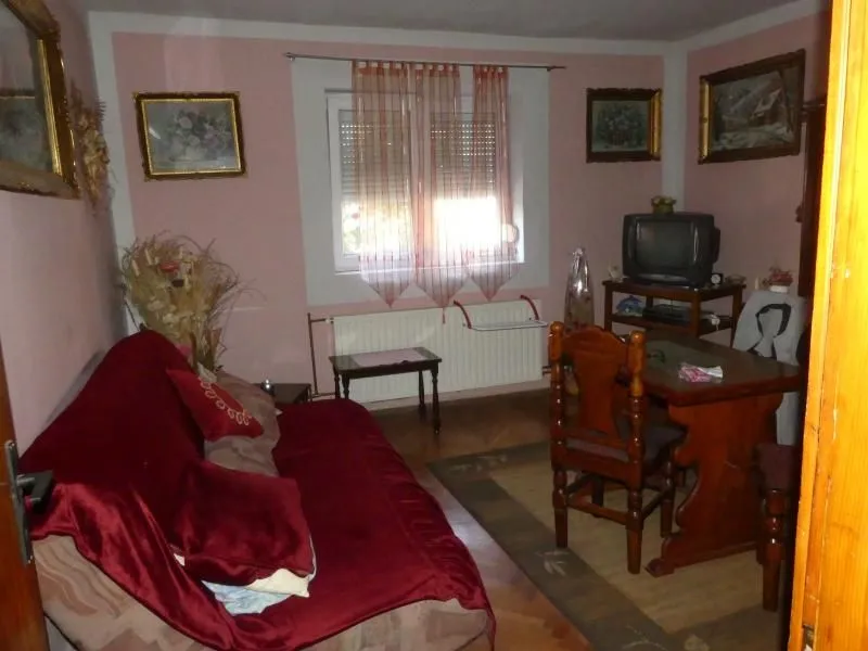 Prodaja, kuća, 184m², Strelište, Jagodina