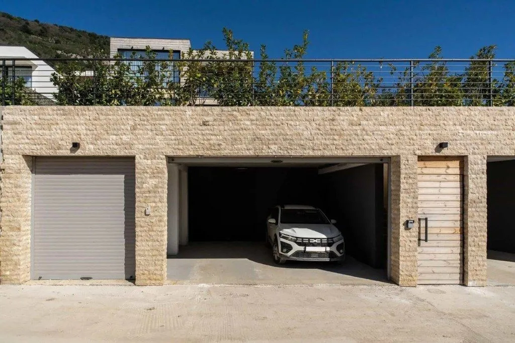Prodaja, kuća, 180m², Tivat, Crna Gora