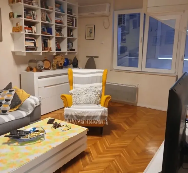 Prodaja, dvosoban stan, 75m², Blok 6, Podgorica