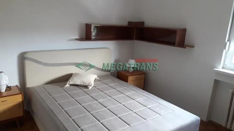 Izdavanje, četvorosoban stan, 97m², Centar, Novi Sad