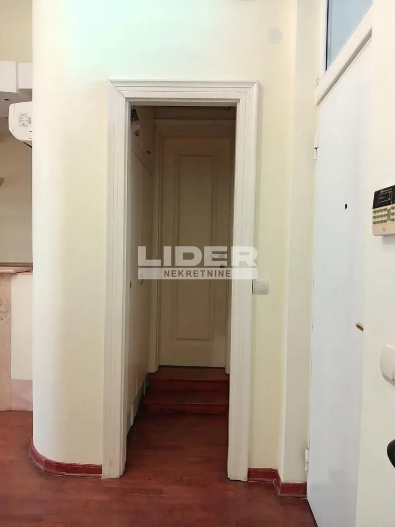Prodaja, trosoban stan, 73m², Stari Grad, Beograd