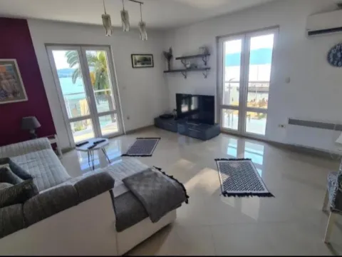 Izdavanje, dvosoban stan, 80m², Tivat, Crna Gora - image 3
