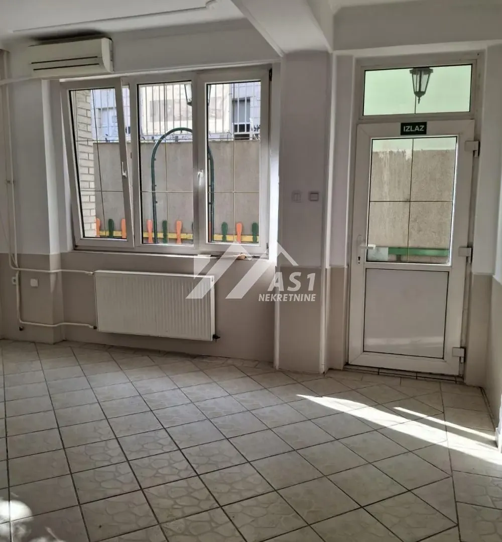 Rent, office space, 160m², Grbavica, Novi Sad Sve Podlokacije