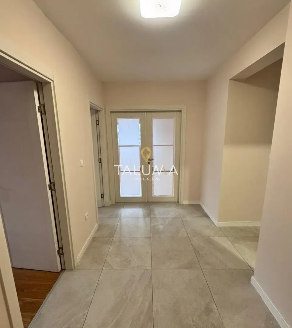 Rent, three bedroom apartment, 95m², City Kvart, Podgorica