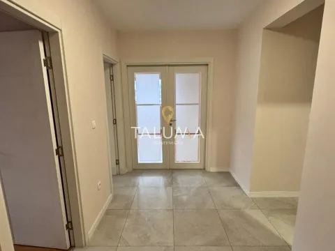 Rent, three bedroom apartment, 95m², City Kvart, Podgorica - image 5