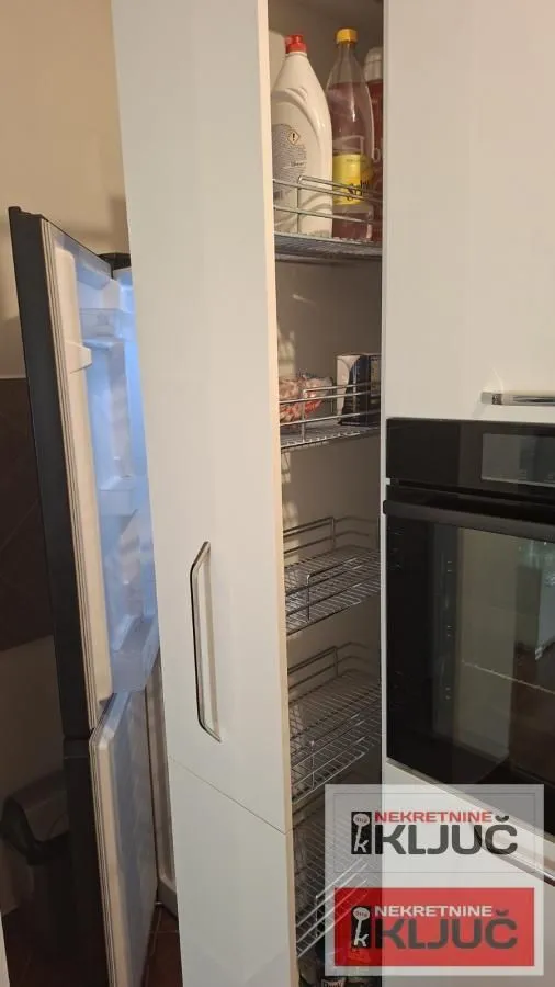 Izdavanje, jednosoban stan, 41m², Bulevar Oslobodjenja, Novi Sad Sve Podlokacije