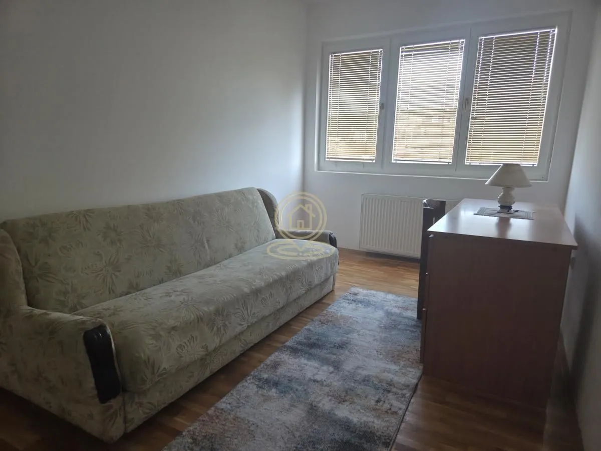 Izdavanje, četvorosoban stan, 90m², Medijana, Niš